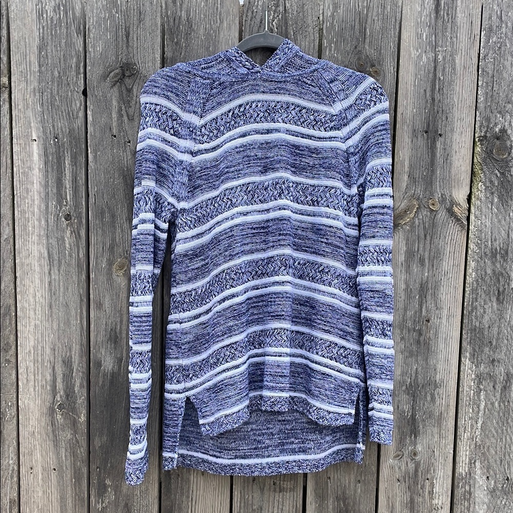 Tommy Bahama Blue and White Hooded Sweater